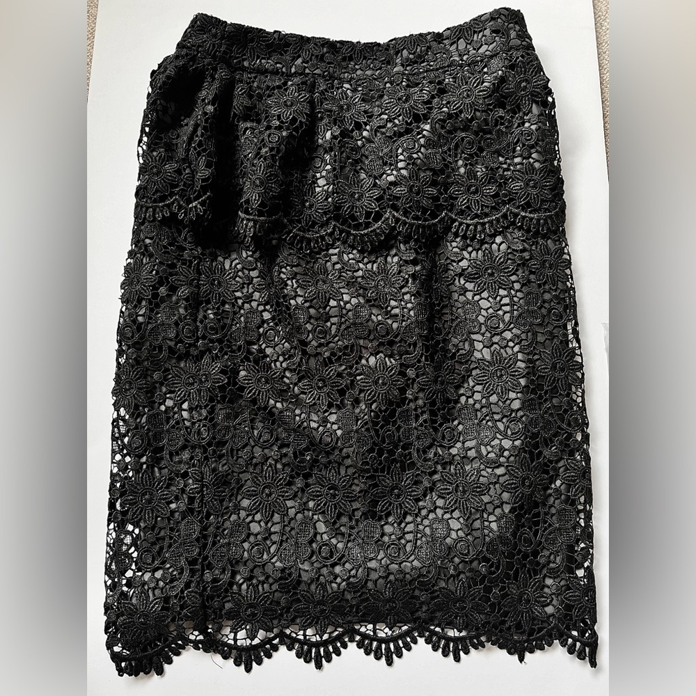 MANGO laced skirt size 6 perfect for cocktail party or work